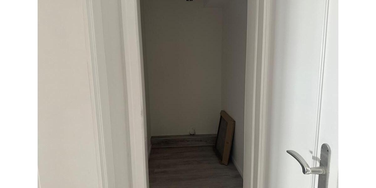 Etagenwohnung Ludwigshafen am Rhein Ludwigshafen-Hemshof - 3 Zimmer, 96 m&sup2;, 1.800&euro; | Angebot:25876504