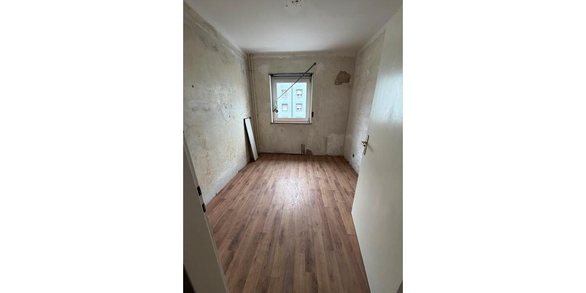 Etagenwohnung Ludwigshafen am Rhein - 5 Zimmer, 95 m&sup2;, 550&euro; | Angebot:25539898