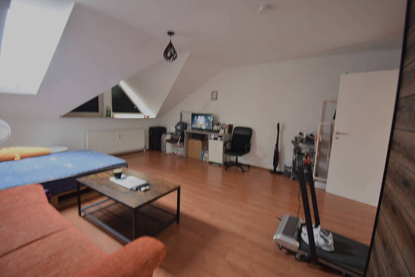 Besondere DG - Wohnung in prima Innenstadtlage