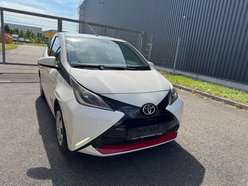 Toyota Aygo (X) 120.208 km 6.200 € Hockenheim 68766
