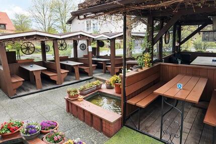 Gaststätte, Lieferservice, Biergarten, Pizza, voll eingerichtet zimmer