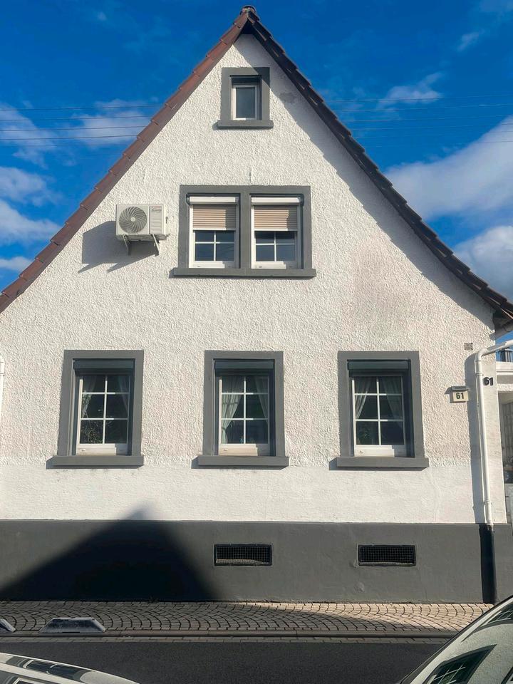 Einfamilienhaus mit Scheune und großem Garten in bester Lage