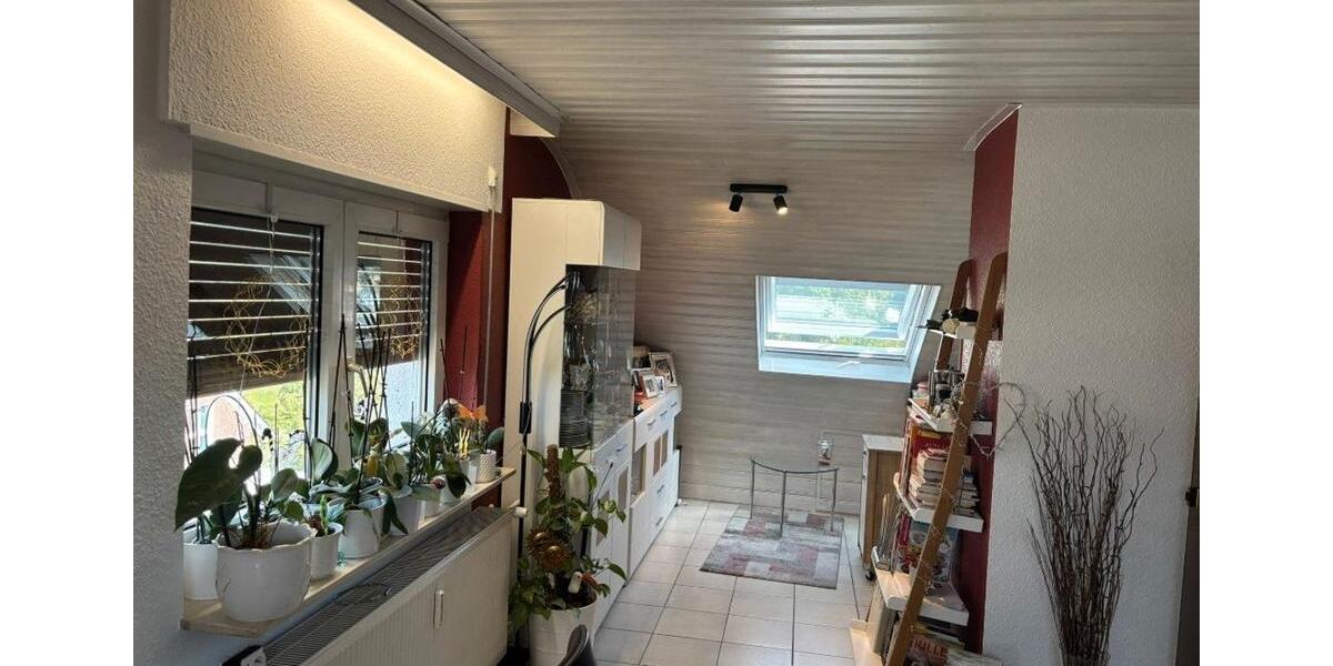 Dachgeschoßwohnung Weinheim - 3 Zimmer, 65 m&sup2;, 173.000&euro; | Angebot:25979076