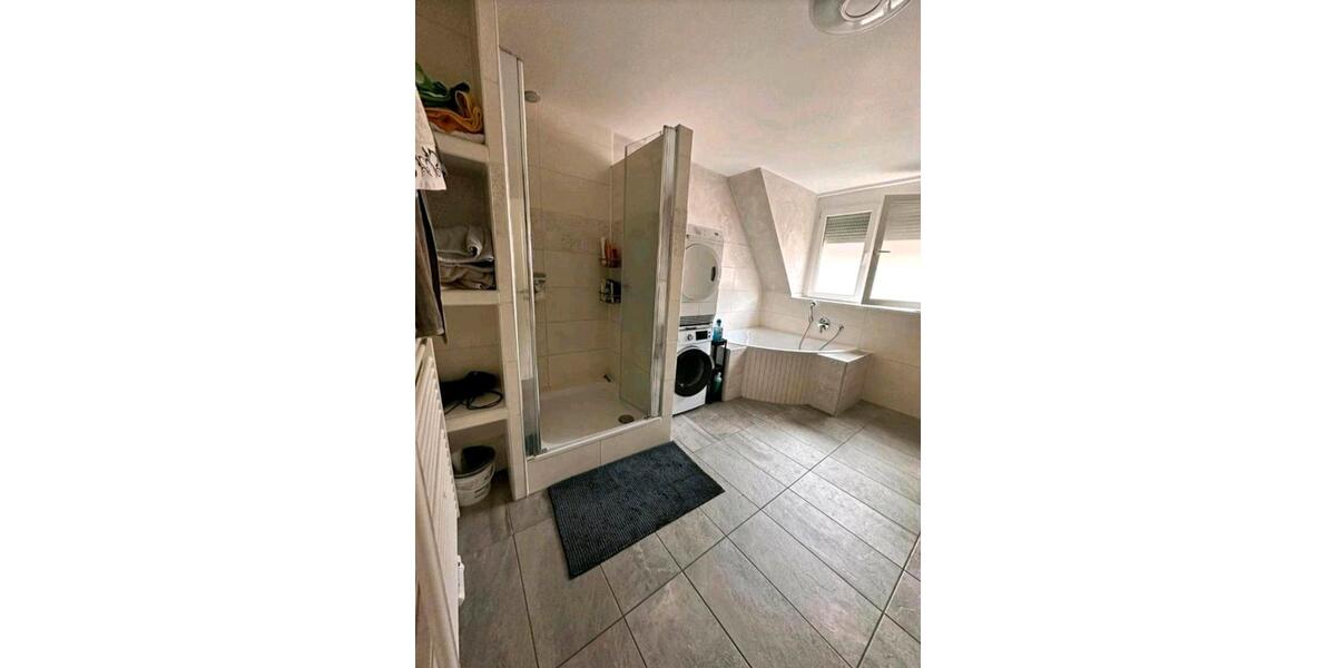 Maisonettenwohnung Hockenheim - 5 Zimmer, 125 m&sup2;, 1.250&euro; | Angebot:26327739