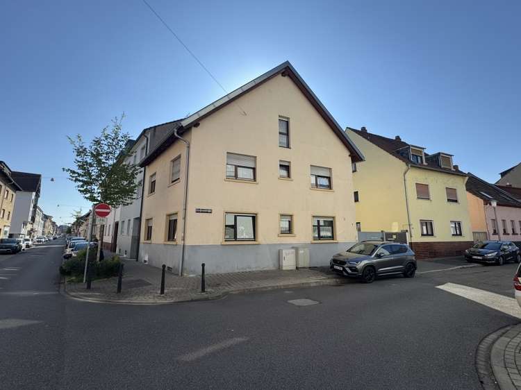 Einfamilienhaus Mannheim / Neckarau Neckarau - 9 Zimmer, 200 m&sup2;, 500.000&euro; | Angebot:27153922