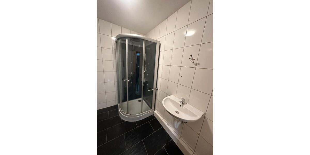 Etagenwohnung Ludwigshafen am Rhein Ludwigshafen-Hemshof - 3 Zimmer, 85 m&sup2;, 1.400&euro; | Angebot:24469680