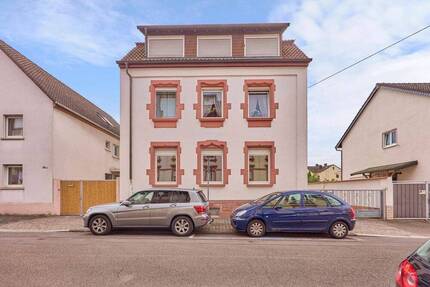 Solides 3-Familienhaus - freistehend, gepflegt, teilweise vermietet, mit Entwicklungsmöglichkeiten