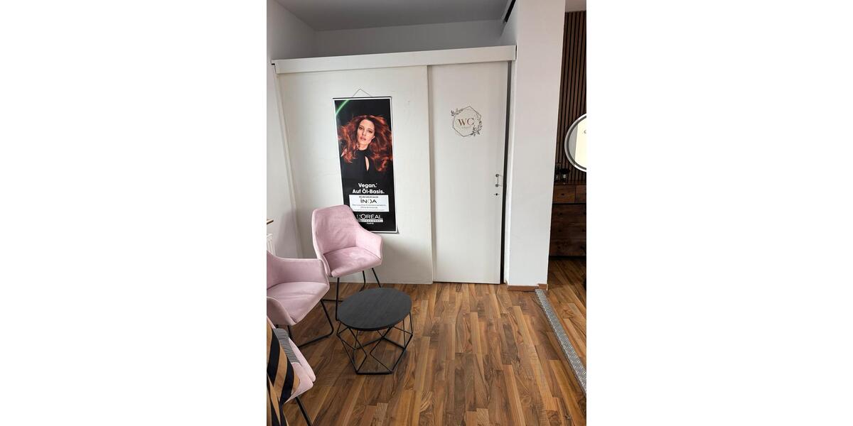 1 Zimmer in Maxdorf. für Nagelstudio oder Laserstudio.Friseurin zimmer