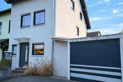 Haus Eppelheim - 5 Zimmer, 148 m&sup2;, 2.100&euro; | Angebot:25219522