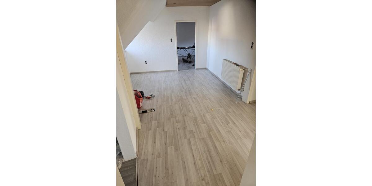 Dachgeschoßwohnung Ludwigshafen am Rhein Ludwigshafen-Hemshof - 3 Zimmer, 85 m&sup2;, 1.350&euro; | Angebot:26547875