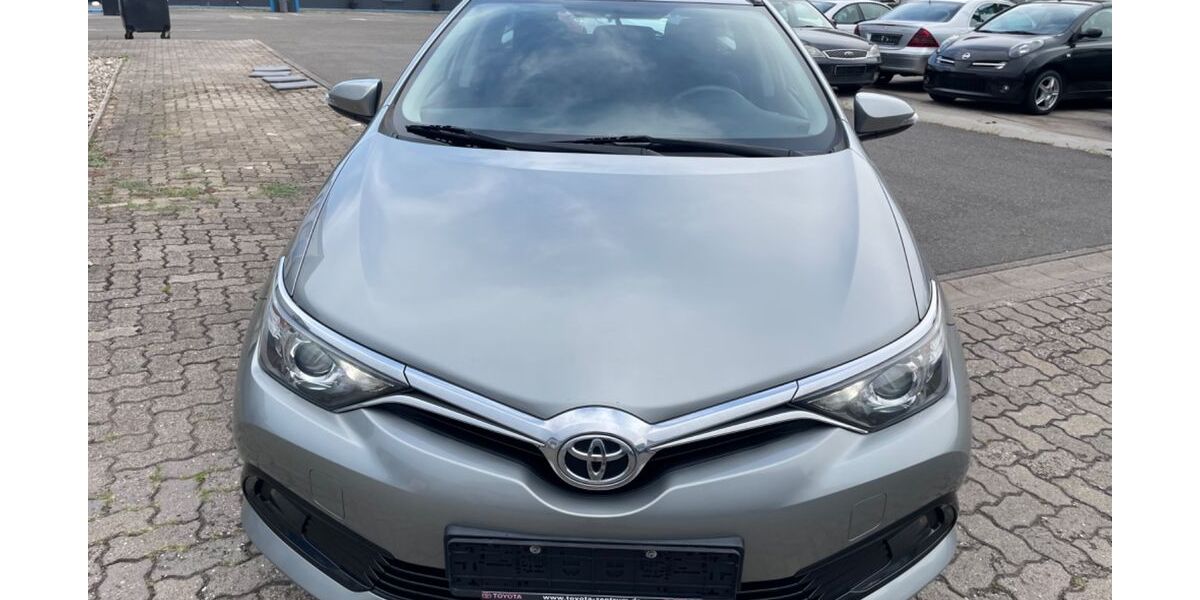 Toyota Auris 152.200 km 7.999 € Speyer 67346