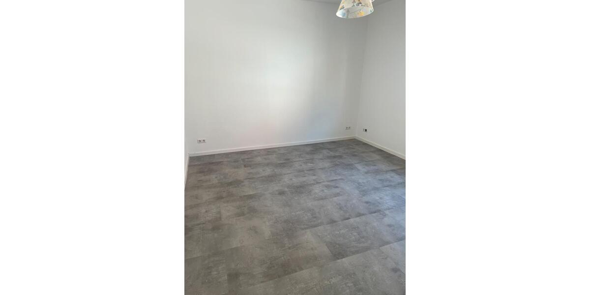 Erdgeschoßwohnung Schwetzingen - 3 Zimmer, 100 m&sup2;, 1.000&euro; | Angebot:26343860