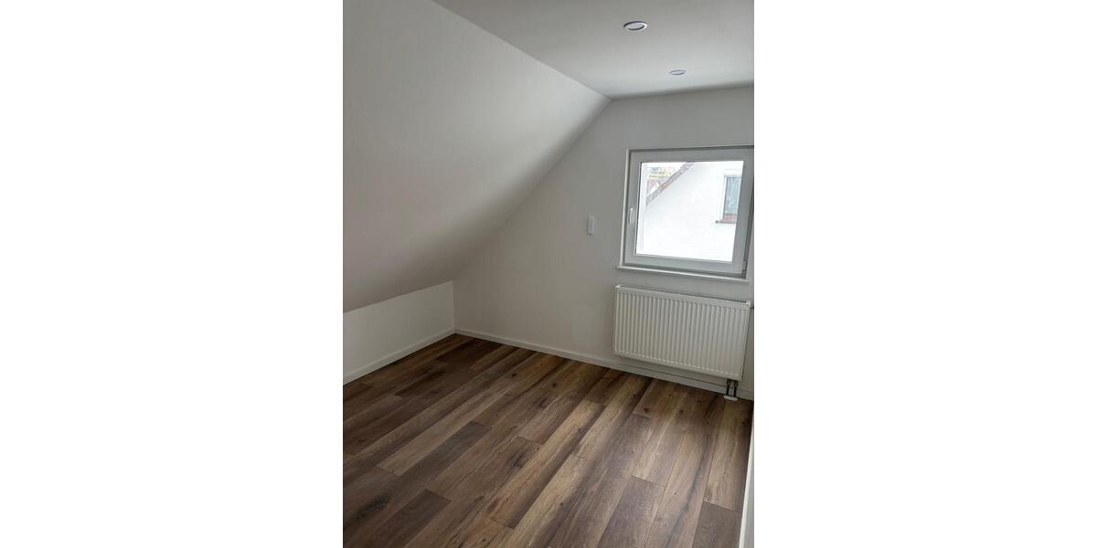 Dachgeschoßwohnung Lampertheim - 2 Zimmer, 31 m&sup2;, 550&euro; | Angebot:26311659