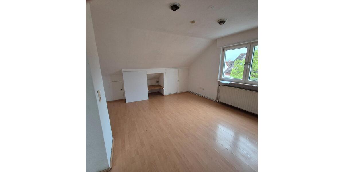 Dachgeschoßwohnung Ludwigshafen am Rhein Ludwigshafen-Oggersheim - 1 Zimmer, 29 m&sup2;, 285&euro; | Angebot:26099032
