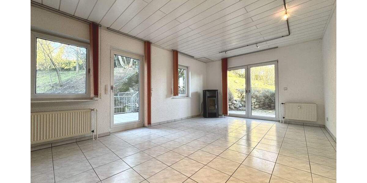 Etagenwohnung Lorsch - 2 Zimmer, 102 m&sup2;, 1.095&euro; | Angebot:25701638