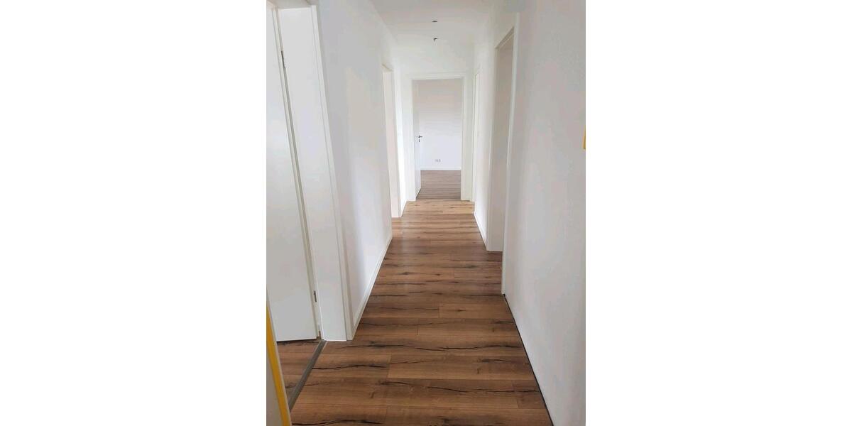 Dachgeschoßwohnung Schriesheim - 4 Zimmer, 86 m&sup2;, 1.200&euro; | Angebot:26286468