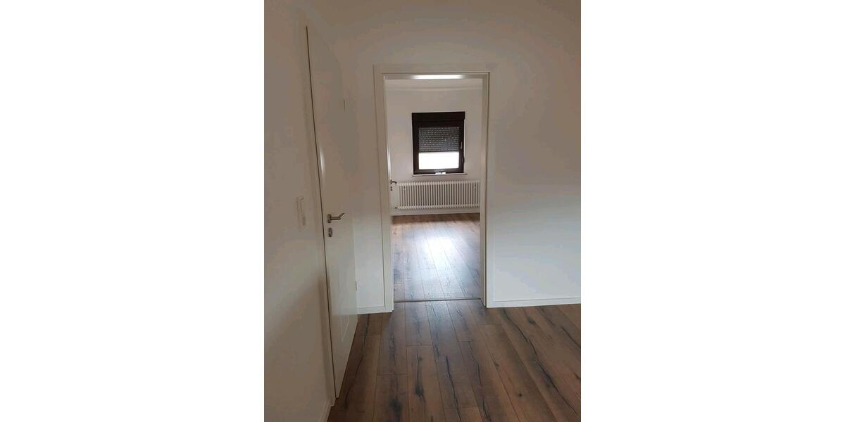 Dachgeschoßwohnung Schriesheim - 4 Zimmer, 86 m&sup2;, 1.100&euro; | Angebot:26286468