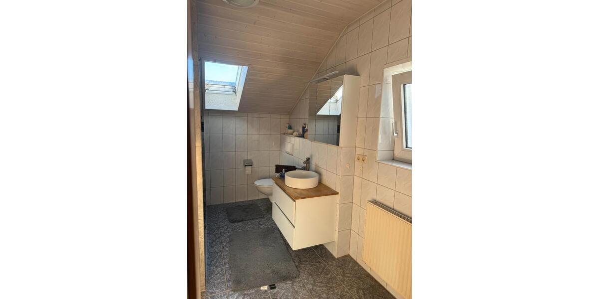 Dachgeschoßwohnung Ludwigshafen am Rhein Rheingönheim - 3 Zimmer, 75 m&sup2;, 900&euro; | Angebot:24563094