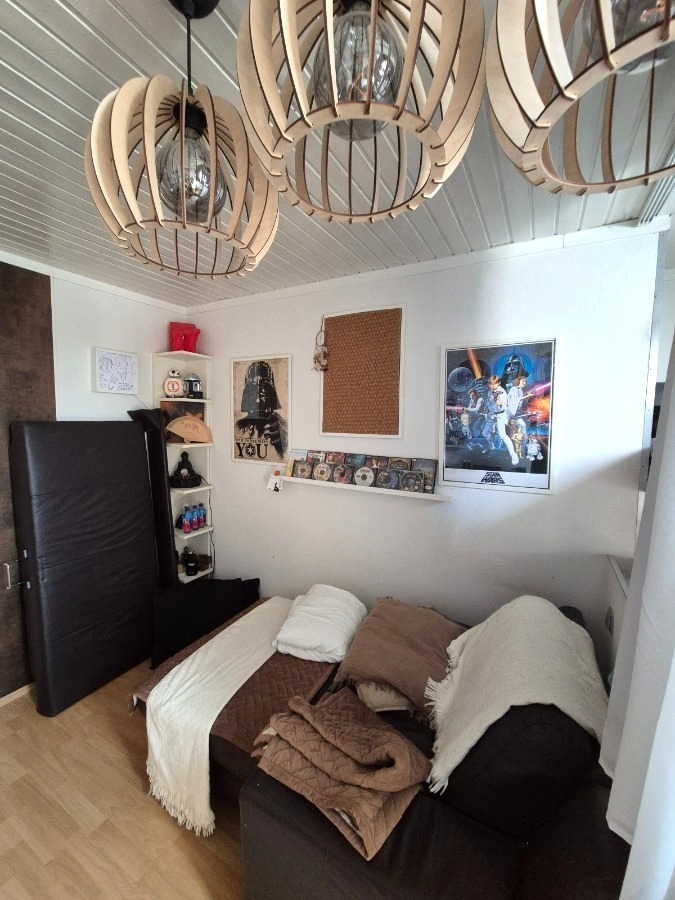 Helle 4,5 Zimmer Dachgeschoßwohnung mit großem Grundstücksanteil und Carport in Südhessen