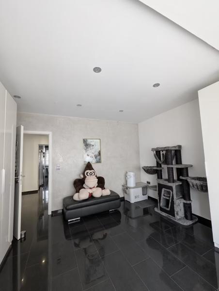 ObjNr:19738 - Hochmoderne, fast frisch sanierte Eigentumswohnung mit 2 Bakonen und Stellplatz 3 zimmer