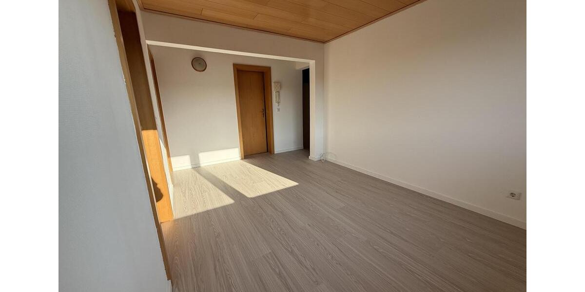 Dachgeschoßwohnung Leimen - 3 Zimmer, 92 m&sup2;, 1.200&euro; | Angebot:26167355