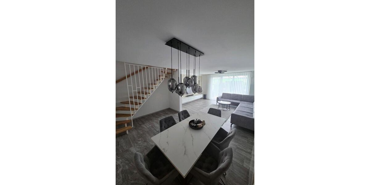 Reihenhaus Laudenbach - 5 Zimmer, 141 m&sup2;, 555.000&euro; | Angebot:27098153