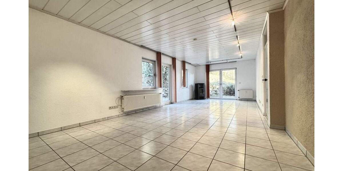 Etagenwohnung Lorsch - 2 Zimmer, 102 m&sup2;, 1.095&euro; | Angebot:25701638