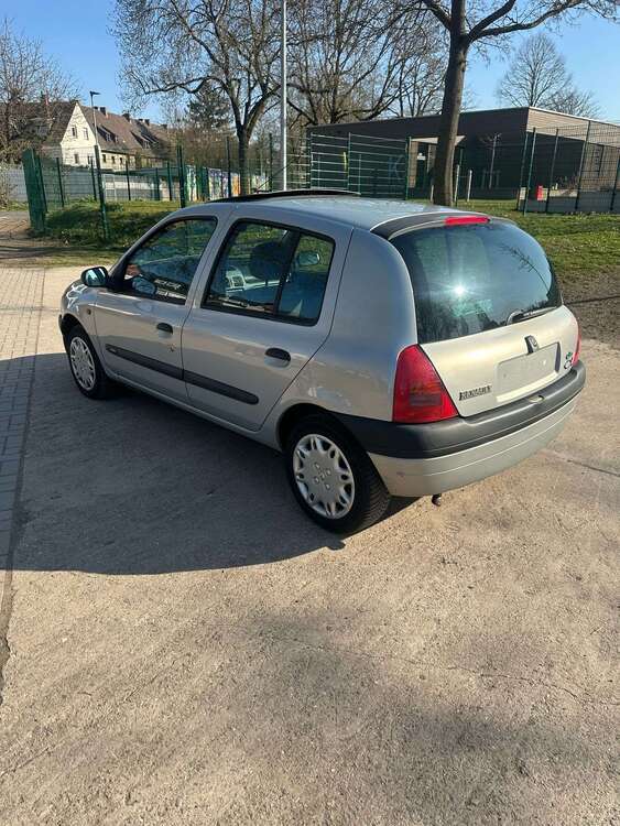 Renault Clio 148.000 km 750 € mannheim 67167