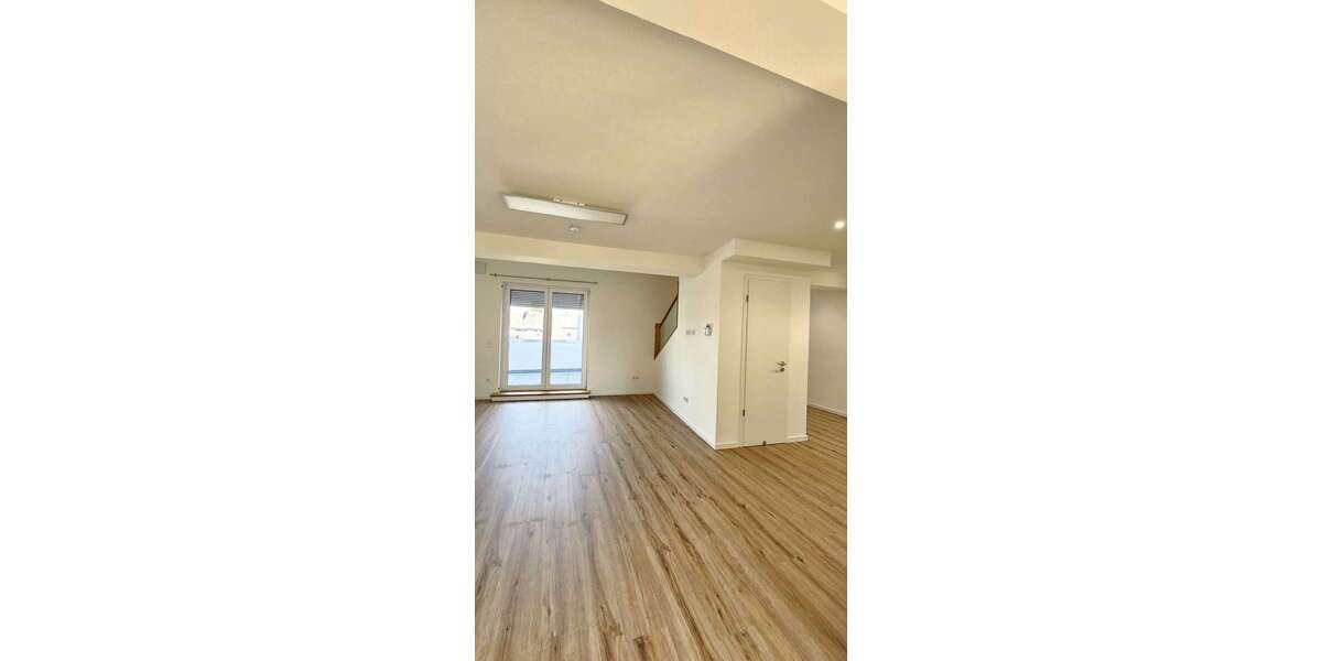 Etagenwohnung Ludwigshafen Edigheim - 5 Zimmer, 201 m&sup2;, 1.800&euro; | Angebot:26963158