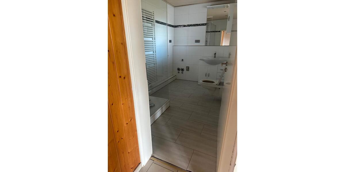 Etagenwohnung Viernheim - 4 Zimmer, 120 m&sup2;, 1.200&euro; | Angebot:26365809