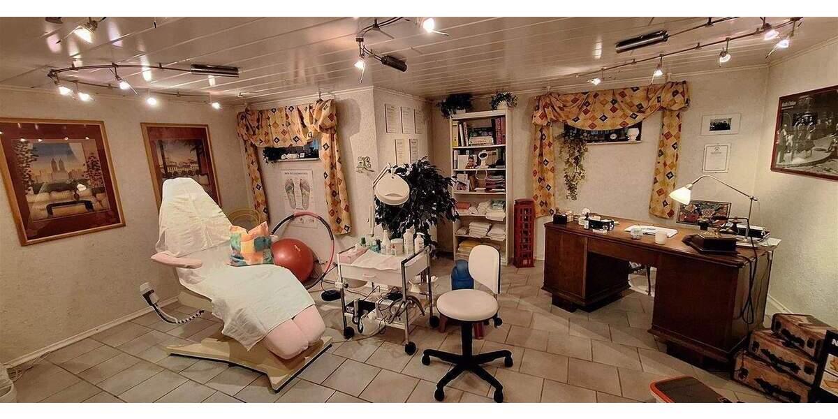 Doppelhaushälfte mit Garten , Garage & PKW Stellplatz in MA - Gartenstadt 4 zimmer