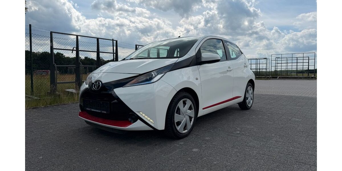 Toyota Aygo (X) 120.000 km 5.999 &euro; Lampertheim-Hüttenfeld 68623