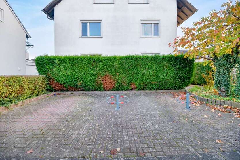 3 ZKB DG & 2 ZKB Souterrain Whg Sofort beziehbar Garage & 2 Stellplätze inkl 5 zimmer