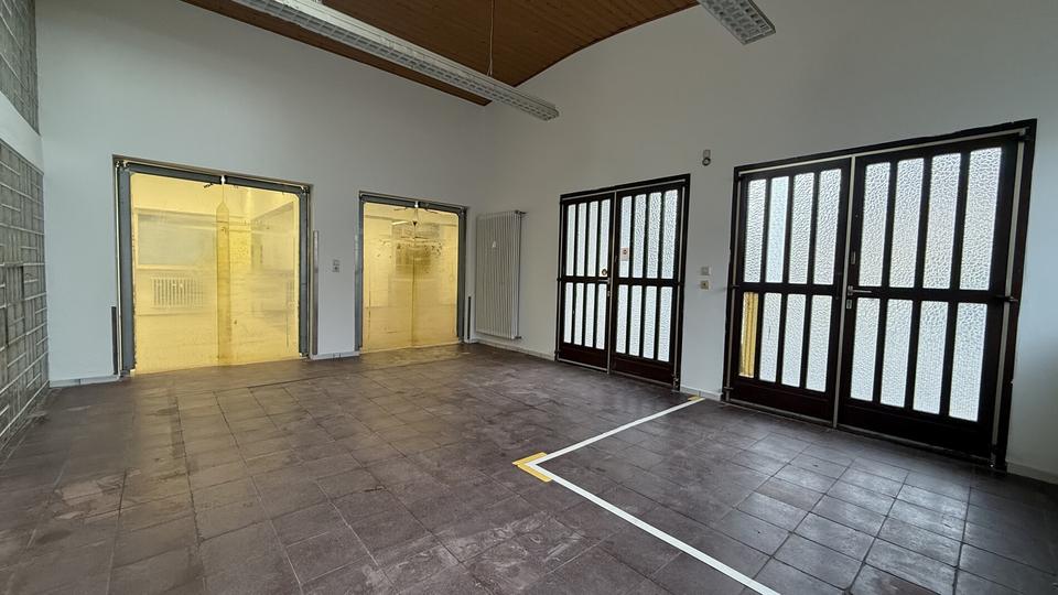 XXL-Gewerbefläche in Östringen – mit LKW-Annahme & großzügigem Parkplatz zimmer