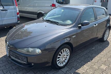 Alfa Romeo 147 106.000 km 800 &euro; Lampertheim 68623
