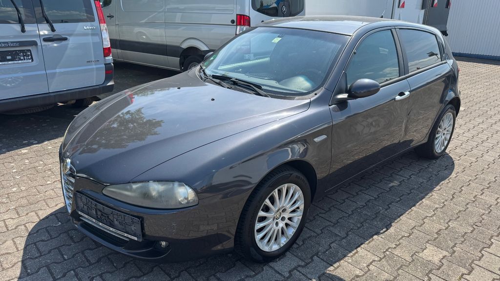 Alfa Romeo 147 106.000 km 800 &euro; Lampertheim 68623