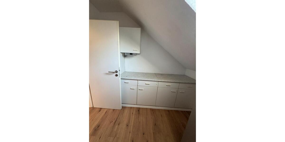 Dachgeschoßwohnung Heddesheim - 2 Zimmer, 50 m&sup2;, 850&euro; | Angebot:26345318