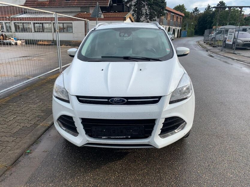 Ford Kuga 147.096 km 7.999 € Speyer 67346