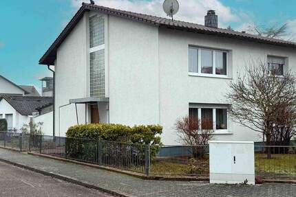 Zweifamilienhaus mit Traumgrundstück, Pool und vielfältigen Nutzungsmöglichkeiten in Ketsch 8 zimmer