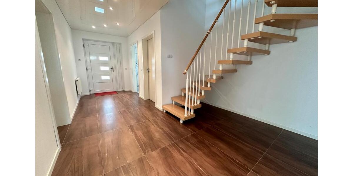 Gepflegte Doppelhaushälfte in Sinsheim Süd-Stadt (ab01.04.2026) 5.5 zimmer