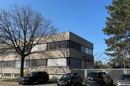 Solitärgebäude, viele Stellplätze in verkehrsgünstiger und werbewirksamer Lage - BR 4195 zimmer