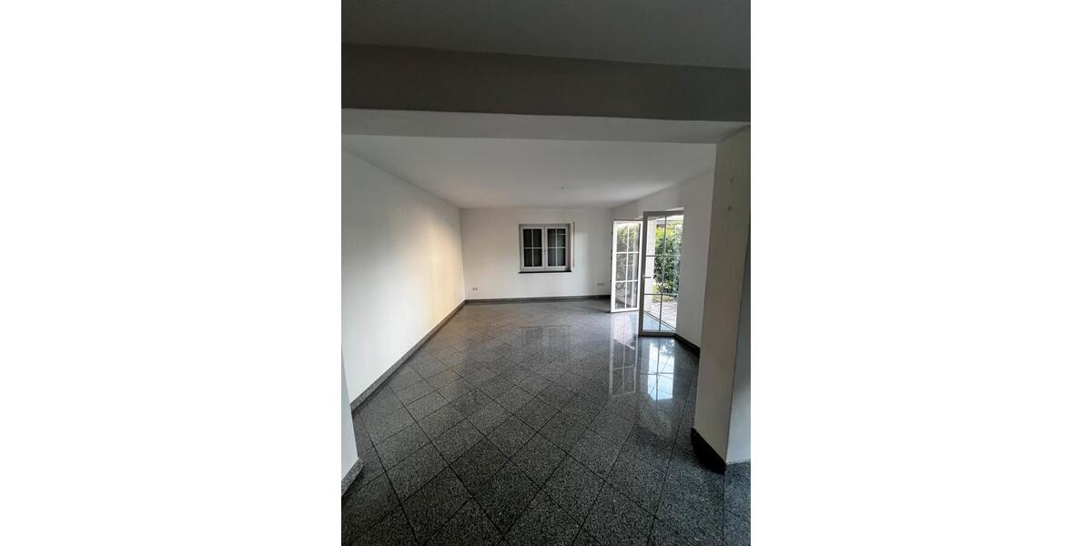 Erdgeschoßwohnung Speyer - 3 Zimmer, 115 m&sup2;, 1.370&euro; | Angebot:26365136