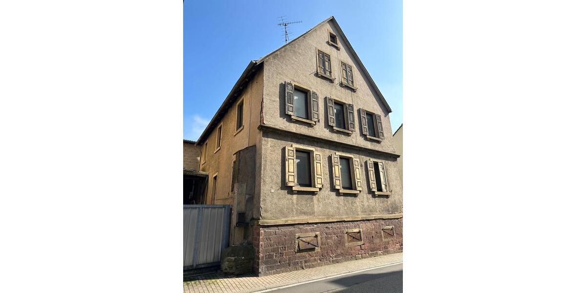 Haus im Sanierungsgebiet 6 zimmer