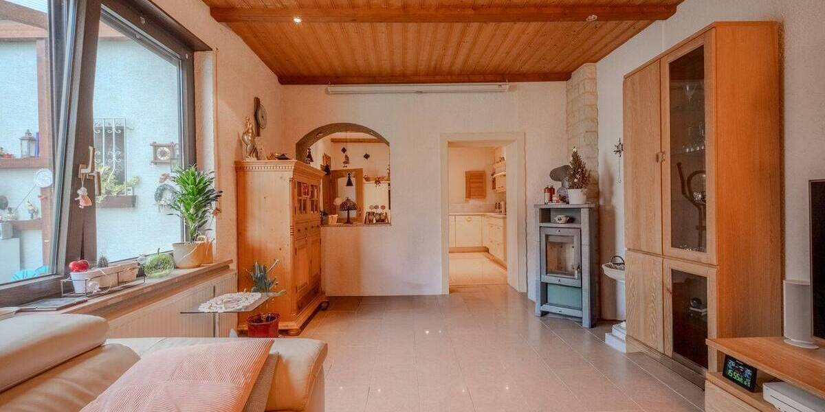 Mehrfamilienhaus, Wohnhaus Ludwigshafen am Rhein Oppau - 7 Zimmer, 227 m&sup2;, 485.000&euro; | Angebot:26616725