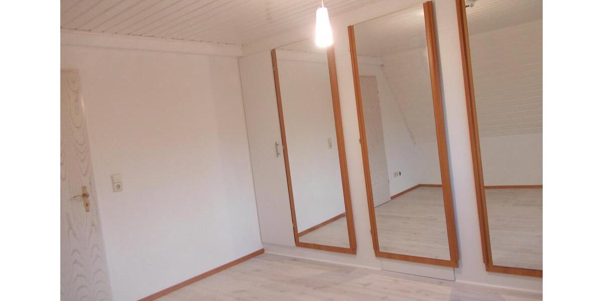 Dachgeschoßwohnung Oberzent - 3.5 Zimmer, 100 m&sup2;, 780&euro; | Angebot:24466563