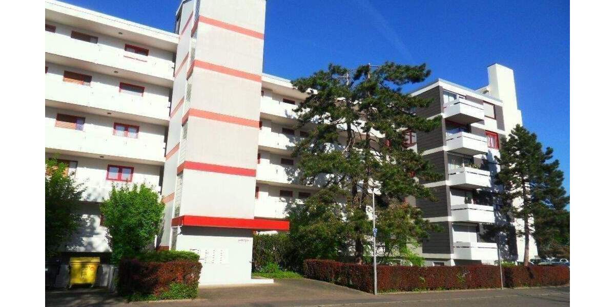 Helle 1- Zi.- Wohnung mit Balkon und 1 Pkw- Stellplatz in der Tiefgarage 1 zimmer