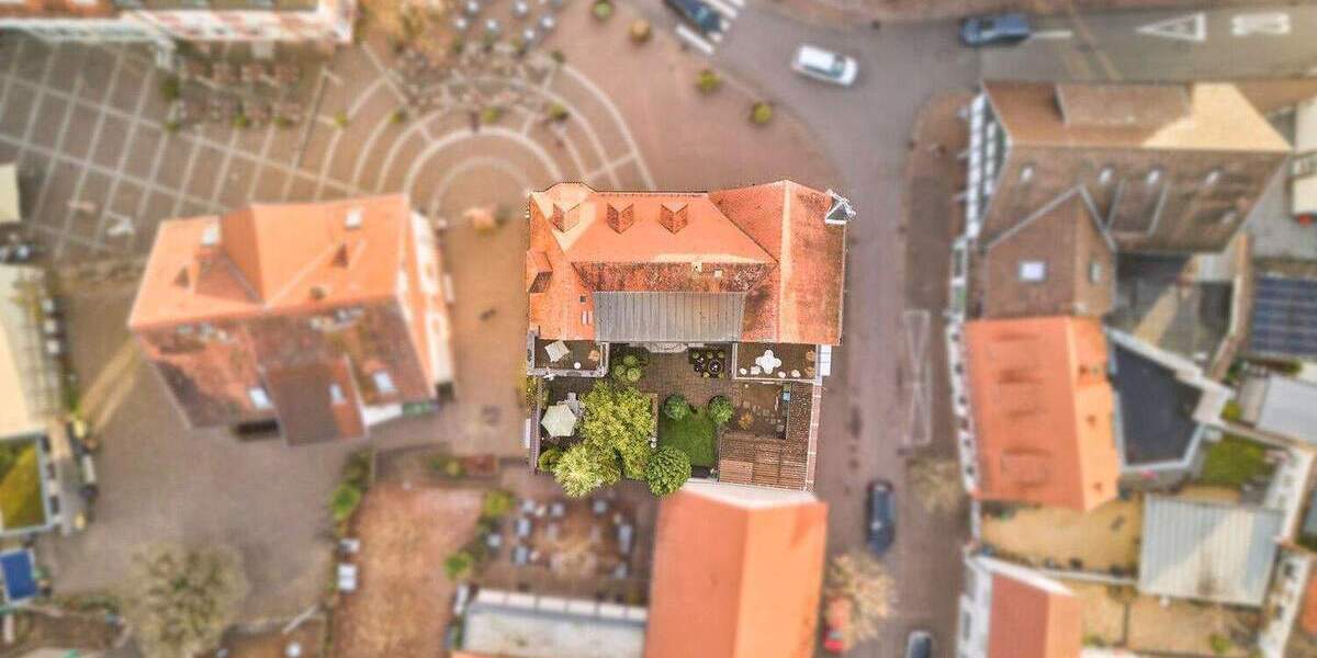 Historisches Fachwerk trifft modernes Wohngefühl mit Terrasse und Garten! 8 zimmer