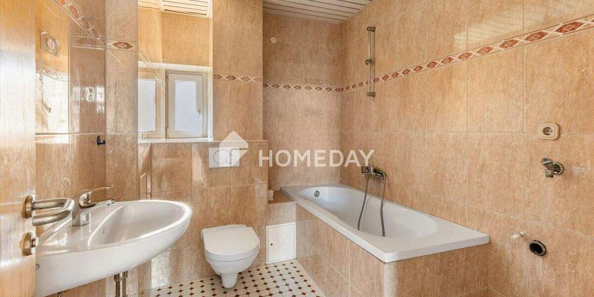 Etagenwohnung Ludwigshafen West - 2 Zimmer, 72 m&sup2;, 155.000&euro; | Angebot:25425717