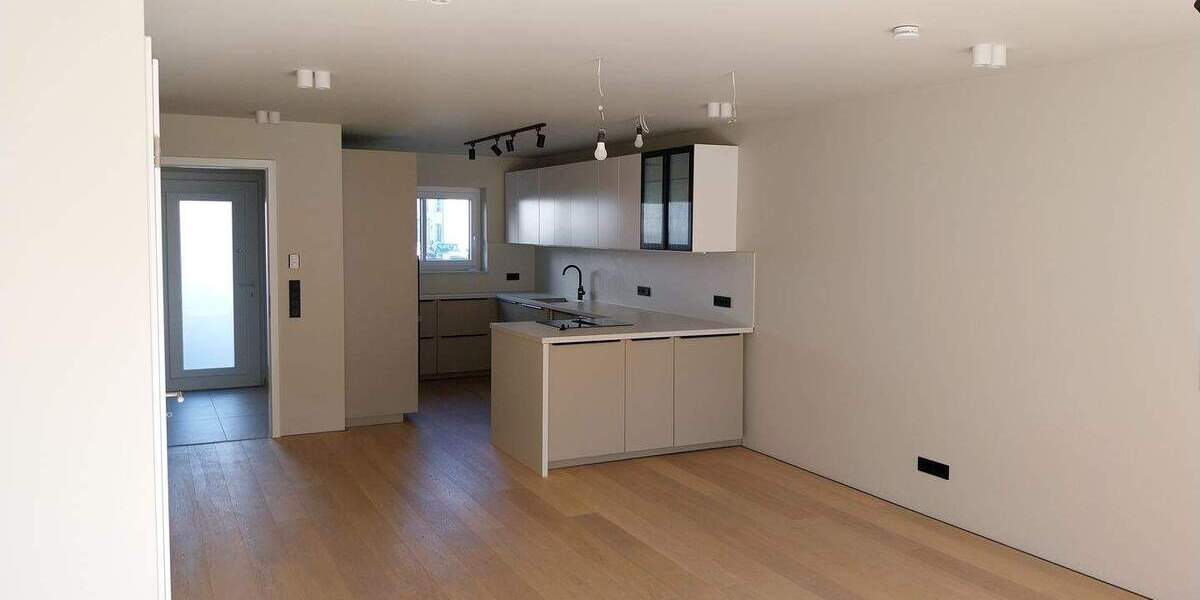 Reihenmittelhaus Mannheim Käfertal - 6 Zimmer, 157 m&sup2;, 2.500&euro; | Angebot:24026978