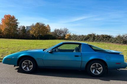 Pontiac Firebird 63.000 km 22.950 &euro; Mannheim 68165